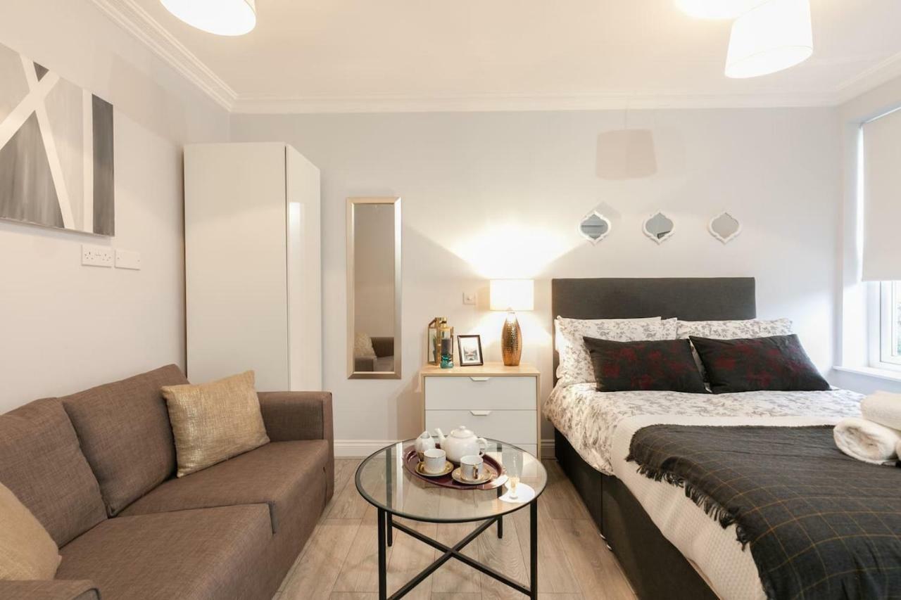 Berkshire Apartment 11Helena House Lux Studio Apartment ريدينج المظهر الخارجي الصورة