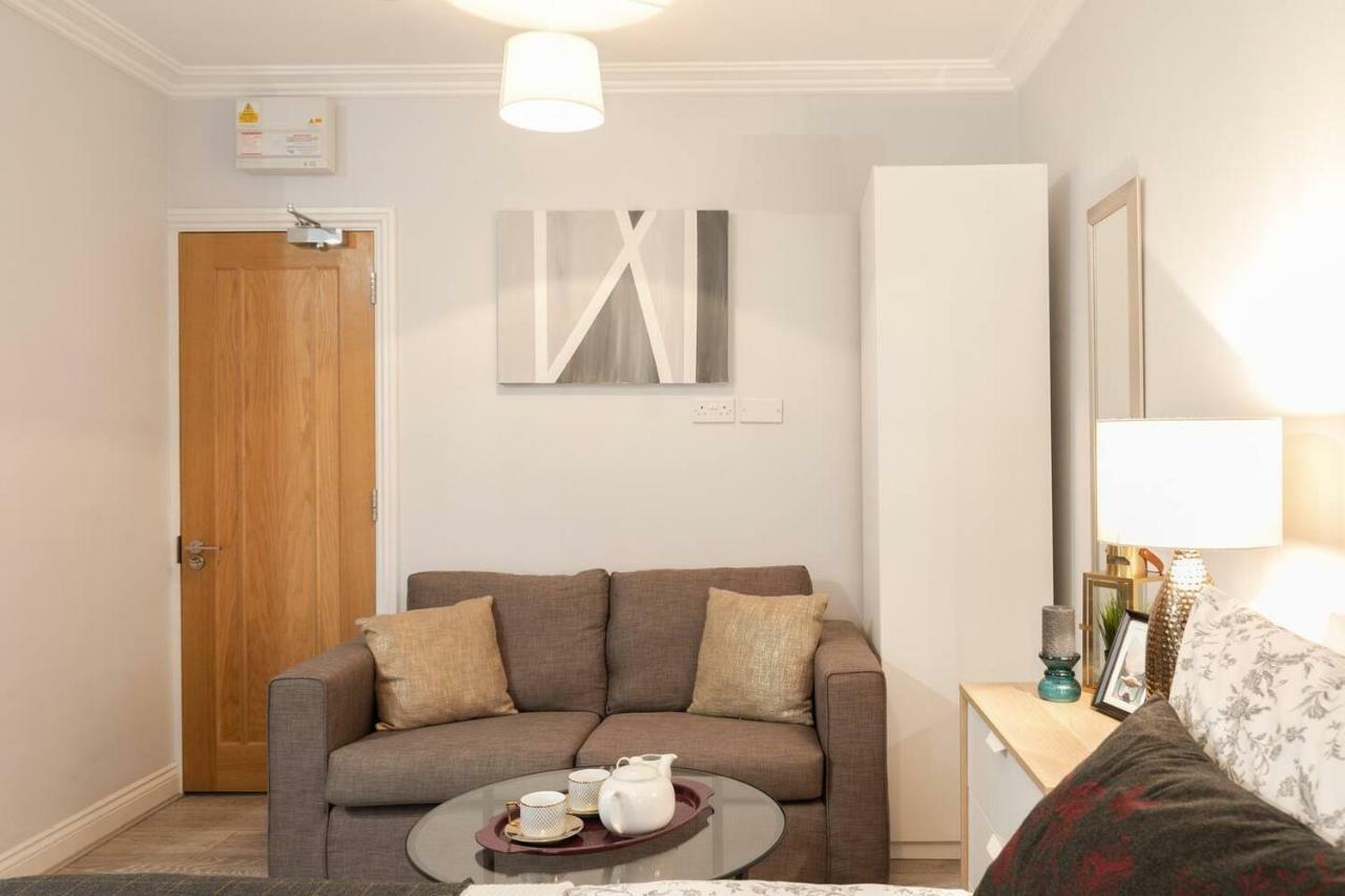 Berkshire Apartment 11Helena House Lux Studio Apartment ريدينج المظهر الخارجي الصورة