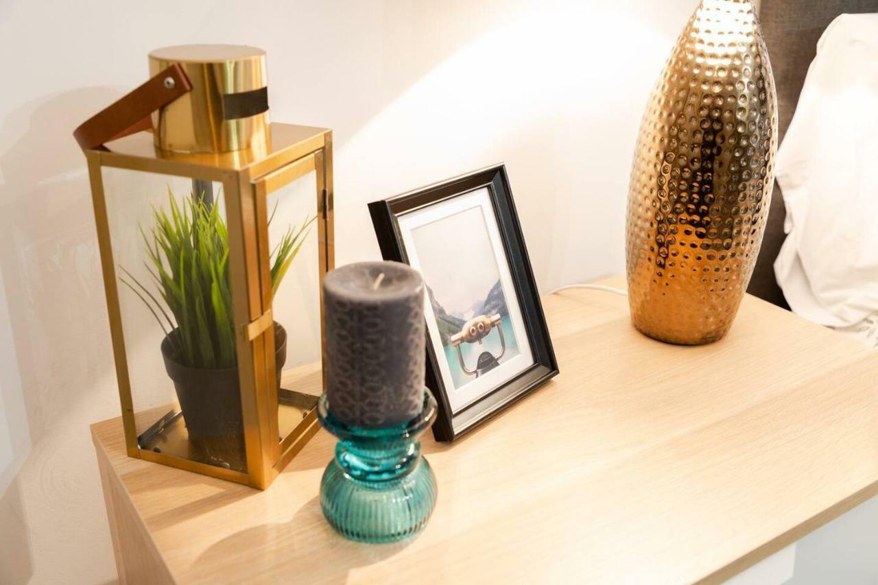 Berkshire Apartment 11Helena House Lux Studio Apartment ريدينج المظهر الخارجي الصورة