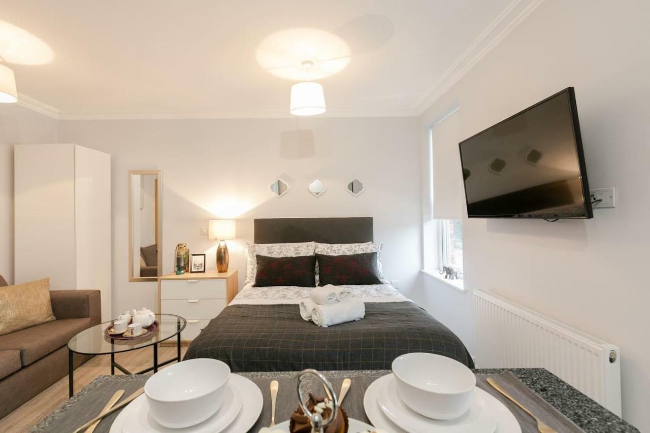 Berkshire Apartment 11Helena House Lux Studio Apartment ريدينج المظهر الخارجي الصورة