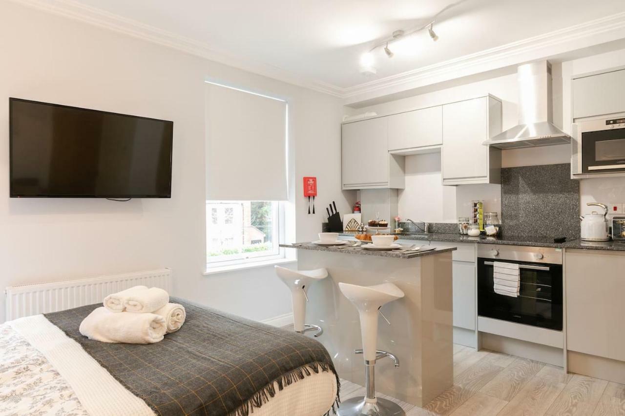 Berkshire Apartment 11Helena House Lux Studio Apartment ريدينج المظهر الخارجي الصورة